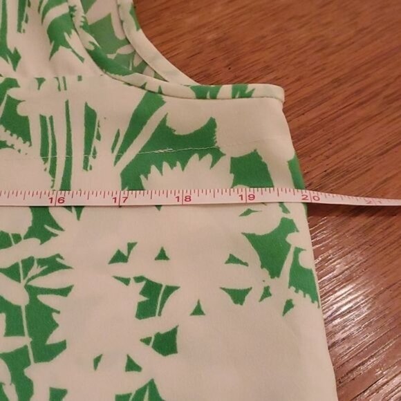 Chaus New York Sleeveless Green & White Floral Lined Sleeveless Sz. M Blouse - Picture 11 of 13
